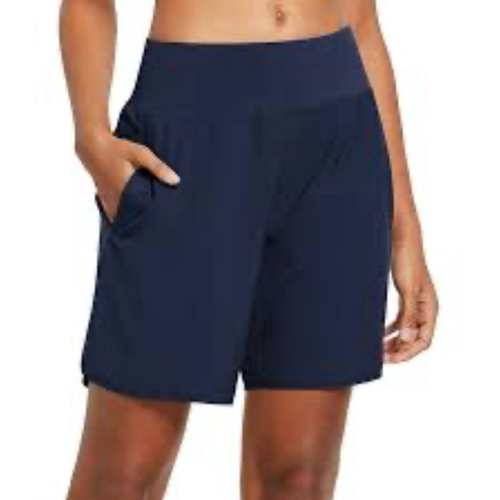Lands End  women’s size 16‎ surf and turf athletic pull on shorts quick dry